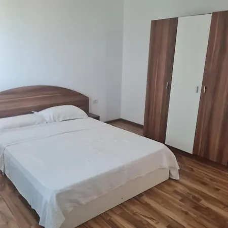 Vila Aida בית הארחה *
